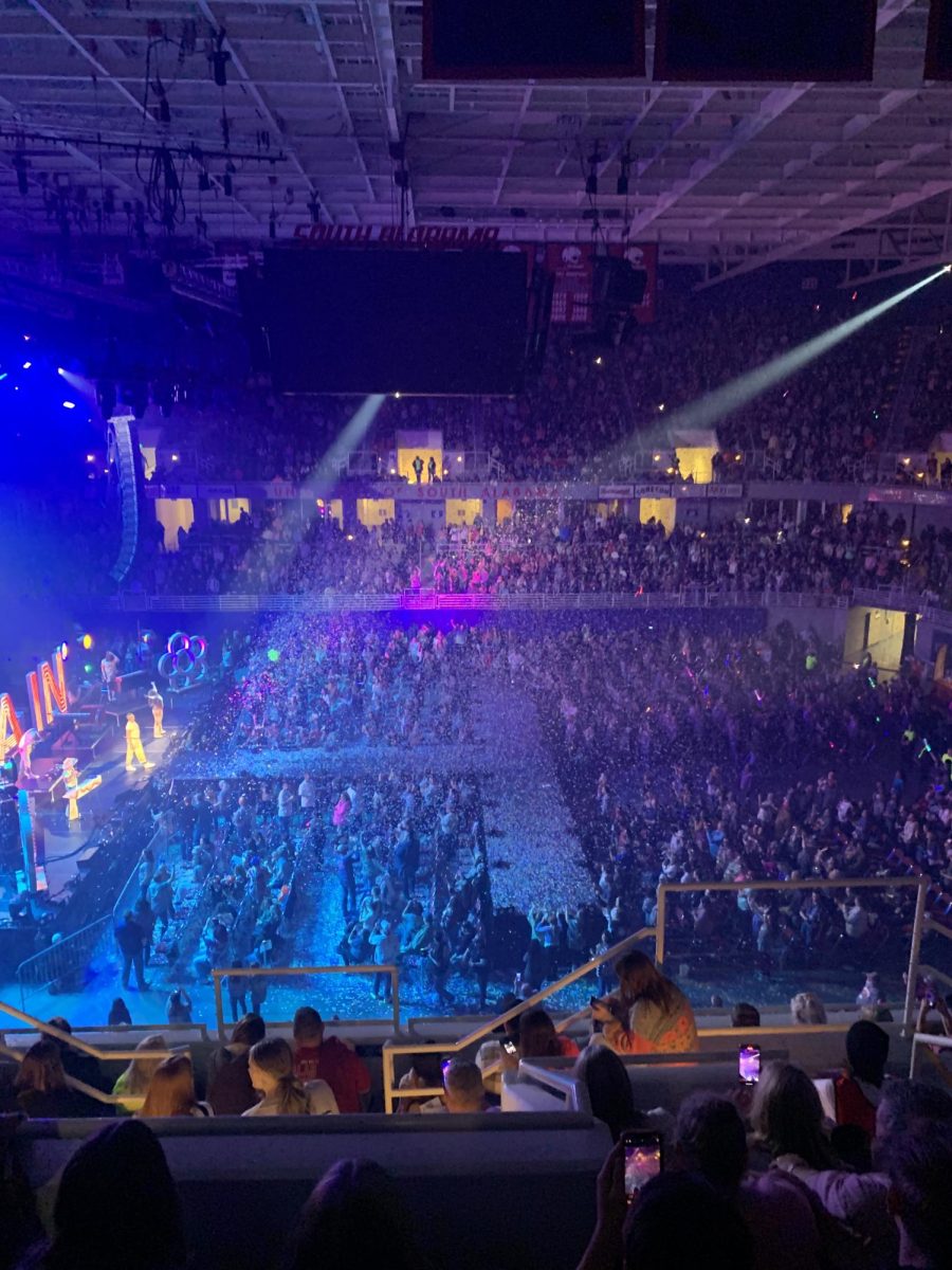 The band Cain preforming at Winter Jam concert.  
